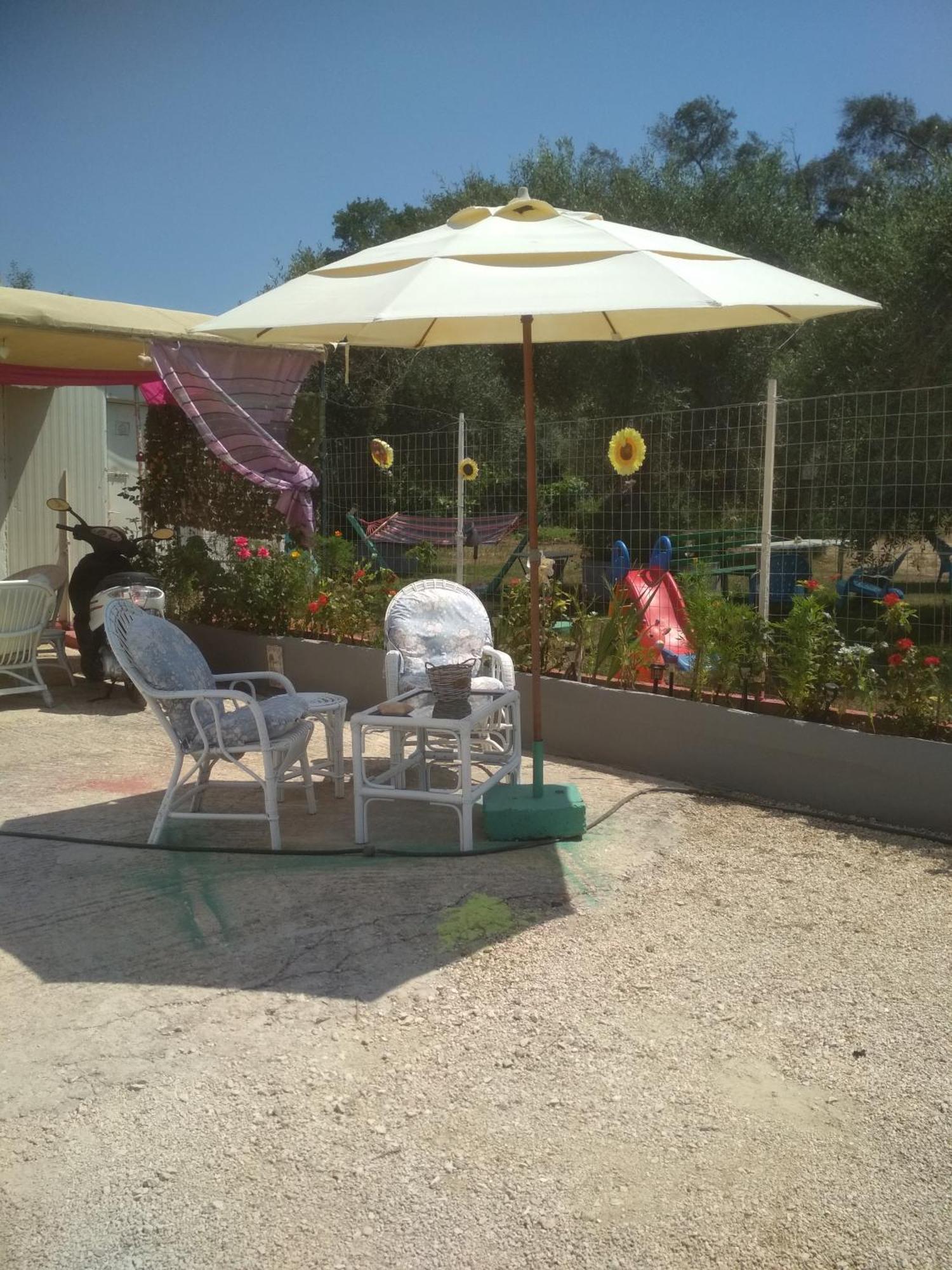 Tasia Studios Perivolion Bagian luar foto